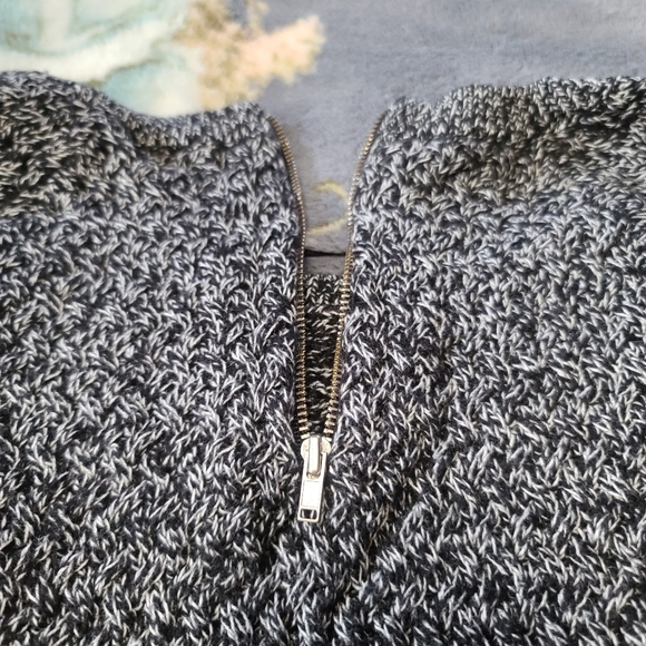 Crown & Ivy Woman Sweater - Picture 6 of 7